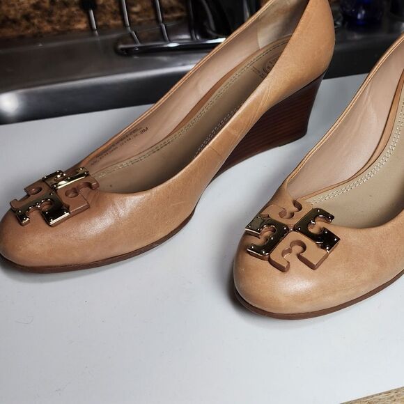 Tory Burch Tan Wedge Shoes - Picture 13 of 14